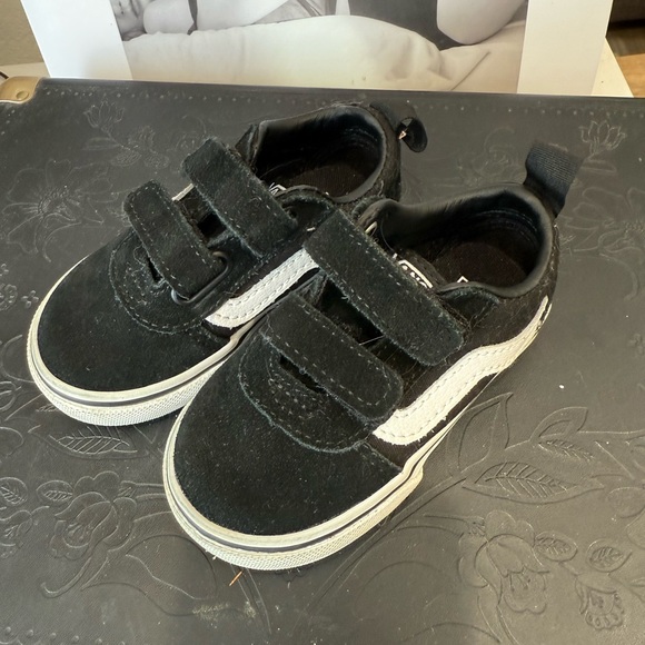 Vans Toddler Black and White Shoes - Picture 2 of 6